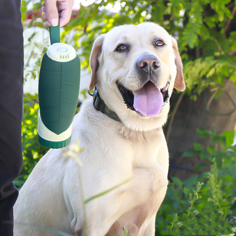 LeafLap - 2 in 1 Trinkflasche für Hunde mit Wasser & Snacks | Blatt Edition | faltbar